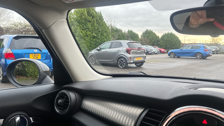 MINI Hatchback 1.5 Cooper Exclusive 5dr Auto Petrol Hatchback